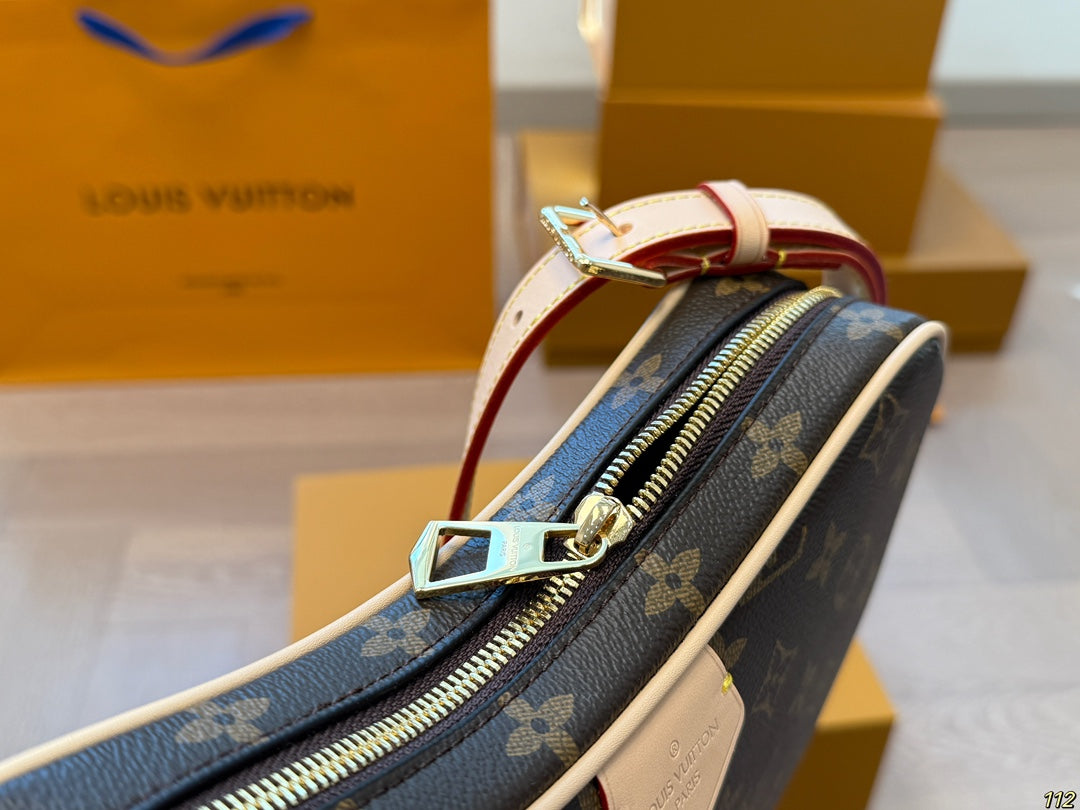 Louis Vuitton Pea Bag 2023 | Steel Upgraded Chip Edition with Detachable Coin Purse, 25x14cm Adorable Design