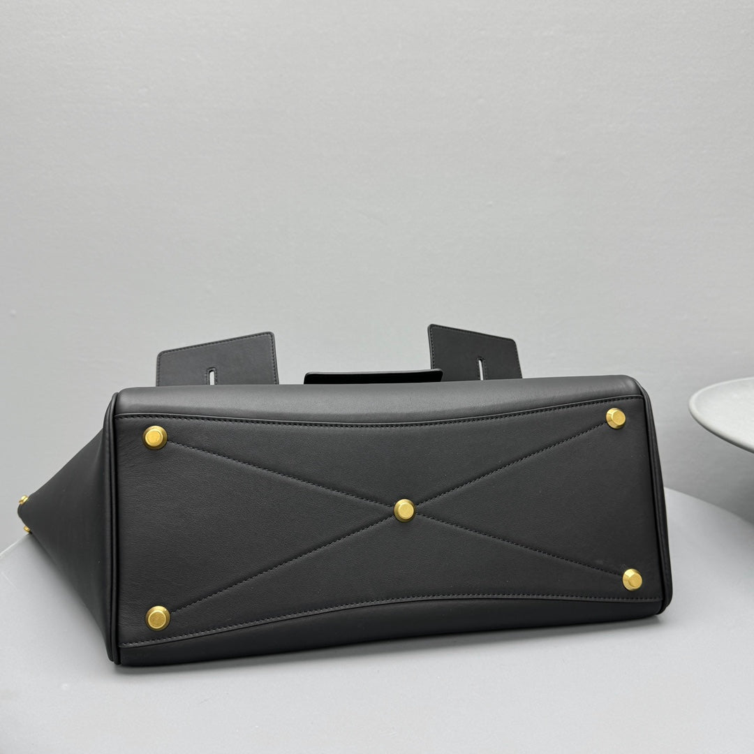 Bel Air Cyborg Punk Black Gold Leather Handbag – Medium Vintage Lock Streetwear Must-Have