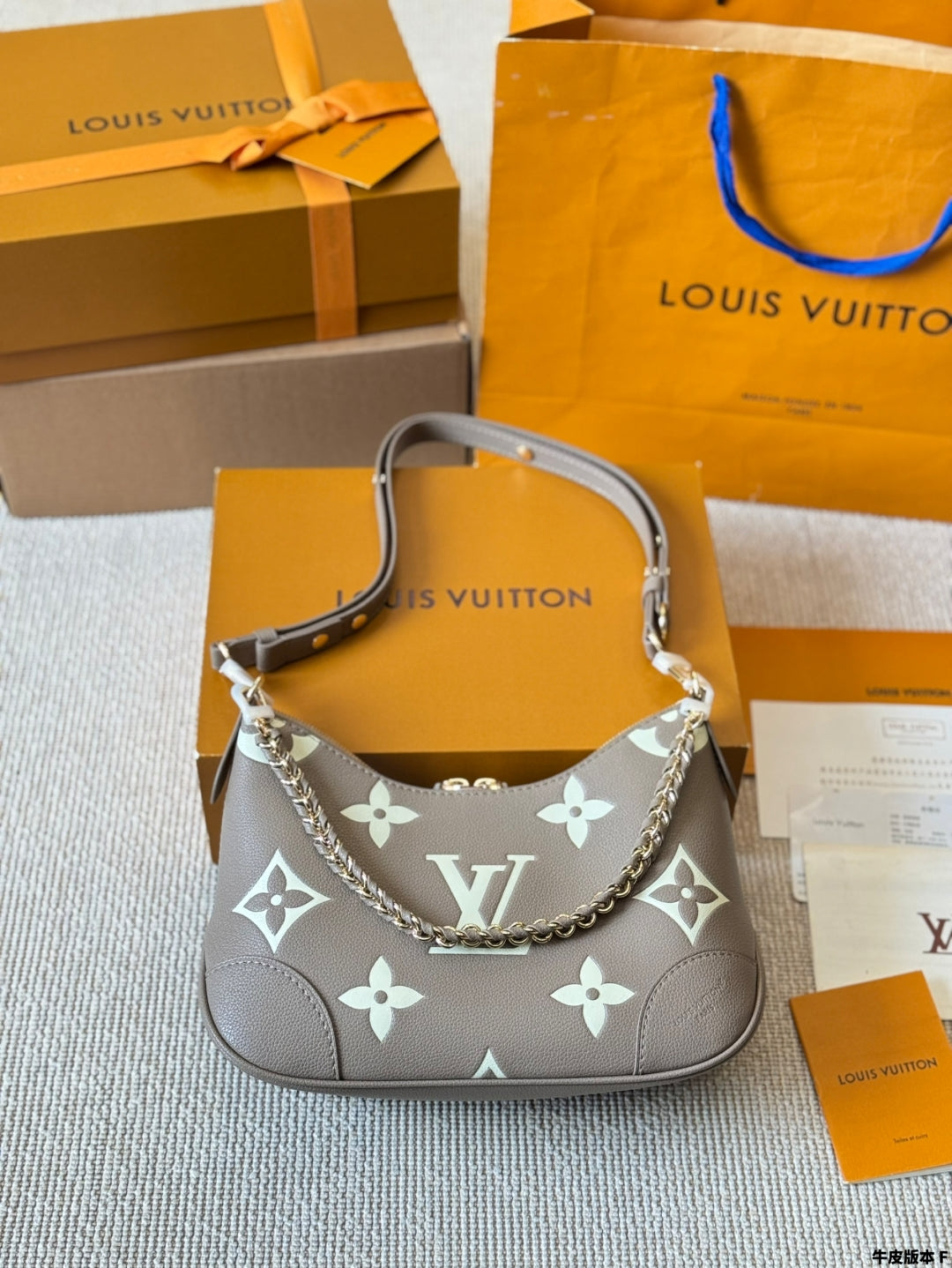 Louis Vuitton Boulogne Messenger Bag 2023 | Gold Chain Strap, Compact Size 27x18cm, Unisex Luxury Crossbody