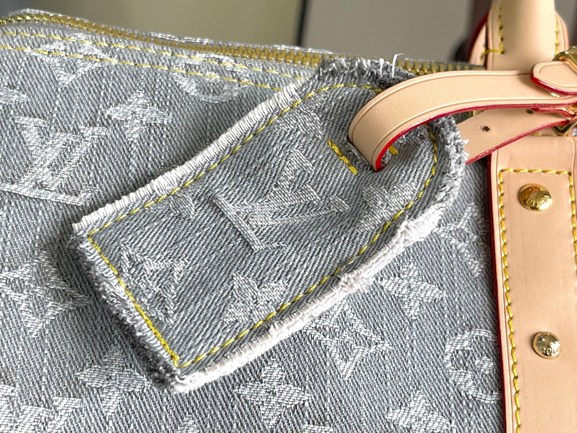 Louis Vuitton KEEPALL BANDOULIÈRE 45 Travel Bag | Vintage Monogram Canvas | FW21-22 Runway Capsule | Storefront Signage Design