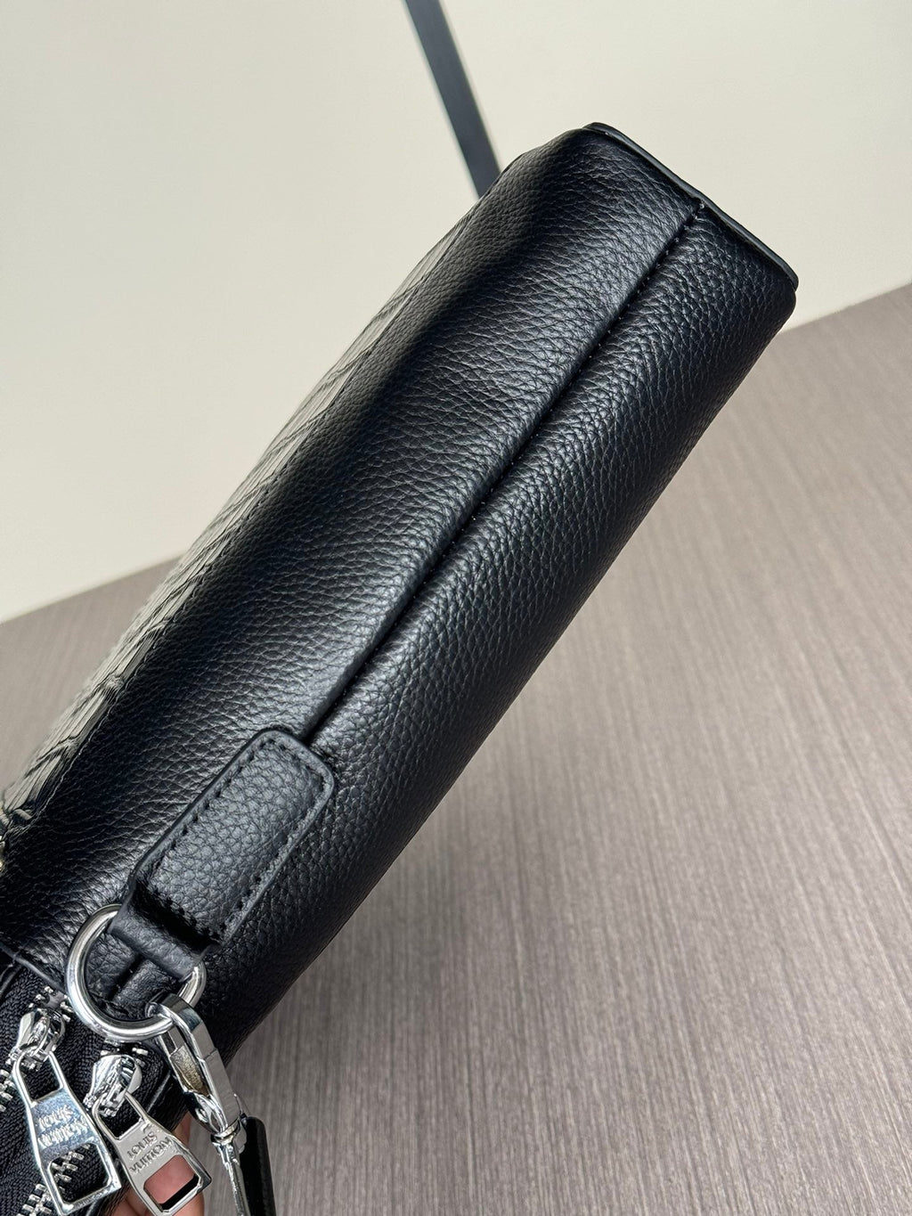 2024 Premium Dual-Zip Briefcase | Italian Textured Leather | Anti-Theft Compartments | Smooth YKK Zippers