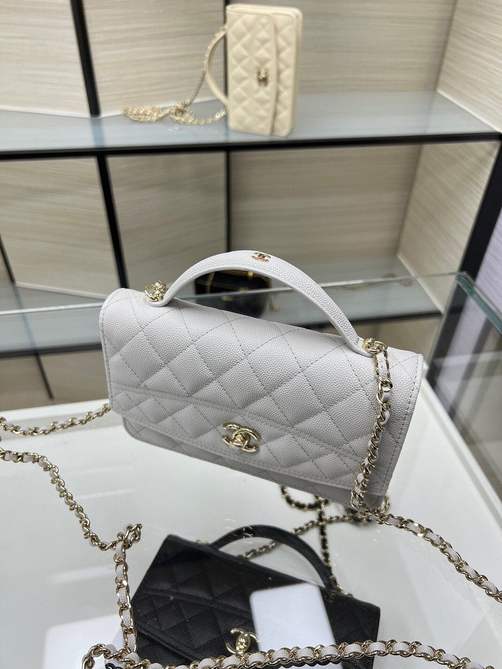 Ohanel 25C Early Spring WOC Top Handle Logo Gold-Tone Chain Bag | 19cm Grained Calfskin | Shoulder/Crossbody/Hand Carry