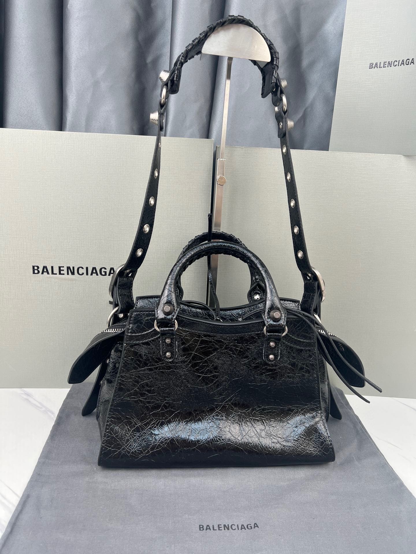 Black Paris Neo Cagole Biker Bag 2023 - Edgy Heart Mirror Bucket Bag | 26cm Statement Piece