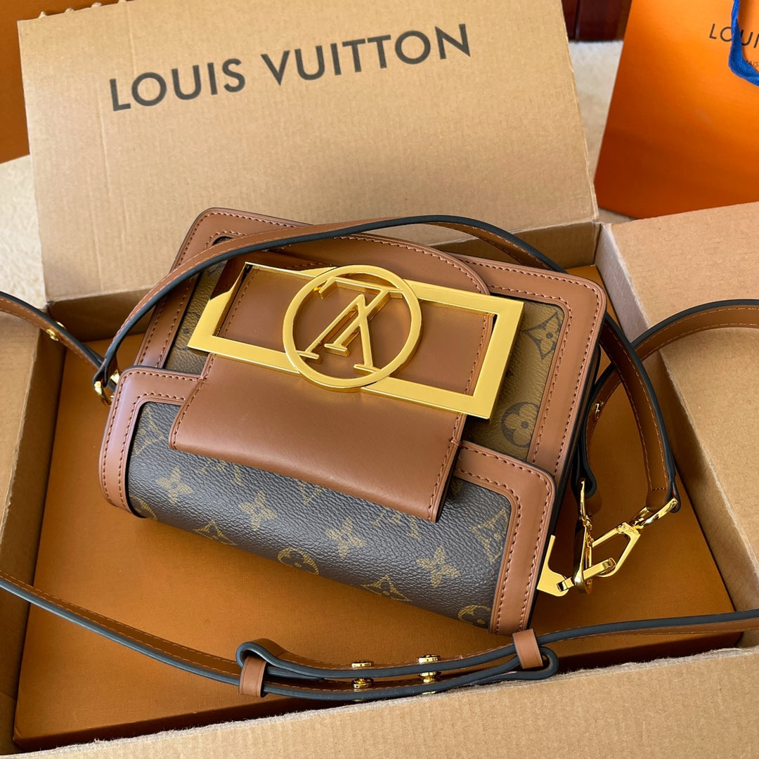 Louis Vuitton 2023 Spring Summer New Dauphine Bag with Oversized Logo, Gold Hardware, Futuristic Design, Foldable Gift Box & Airplane Box (20*13cm)