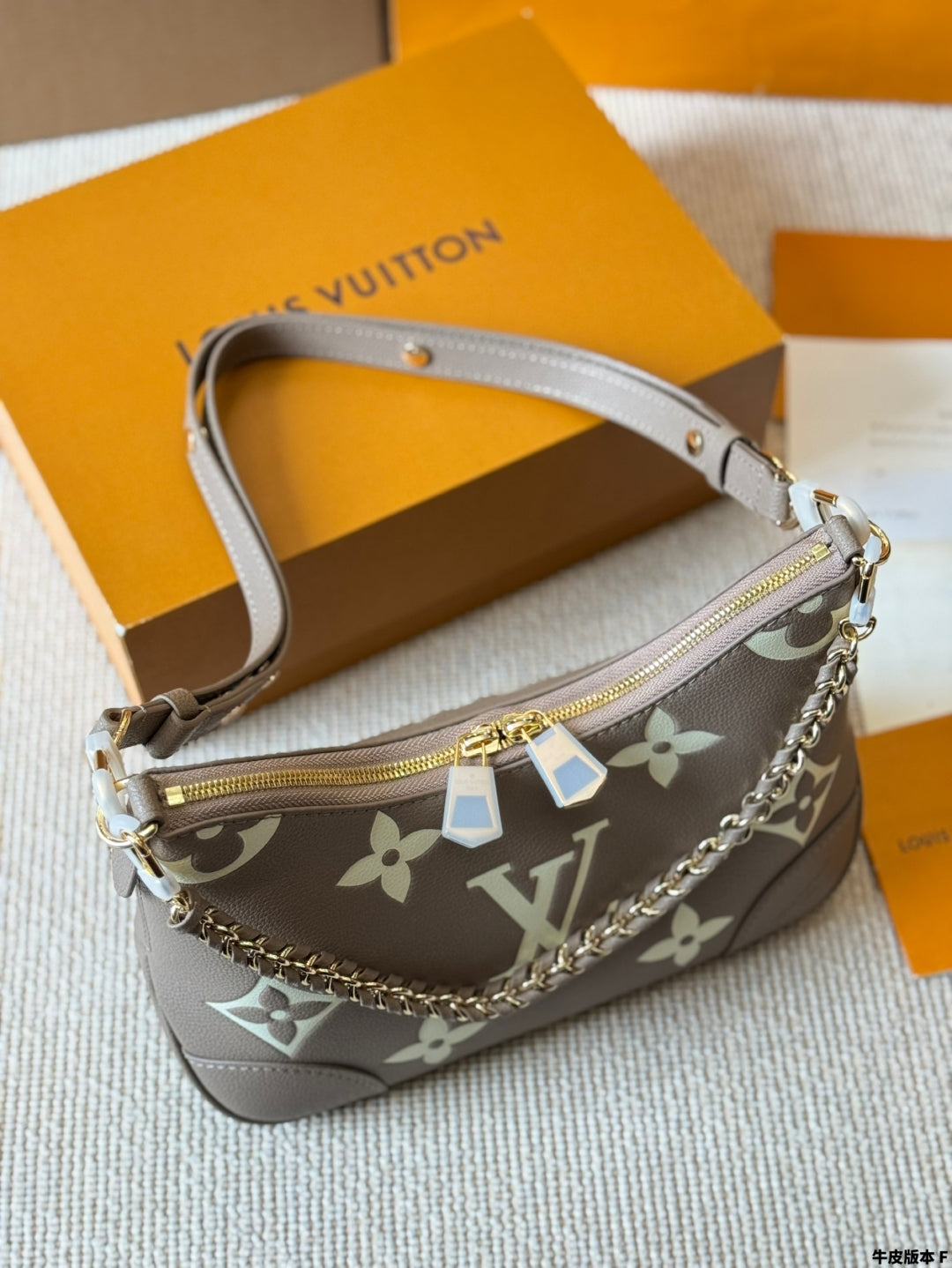 Louis Vuitton Boulogne Messenger Bag 2023 | Gold Chain Strap, Compact Size 27x18cm, Unisex Luxury Crossbody