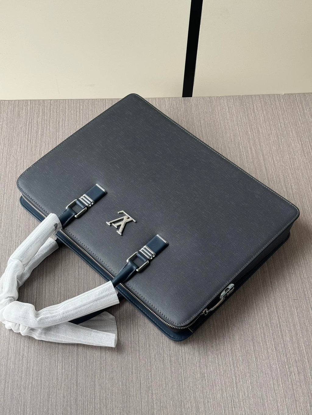 2024 Premium Business Lock Briefcase | Italian Textured Leather | Multi-Compartment Design | YKK Zipper