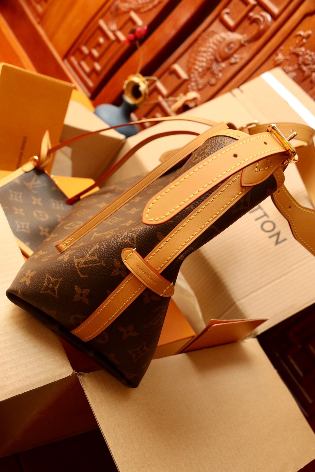 Luxury Original Factory CARRY ALL M Monogram Tote Bag - Large Capacity Adjustable Strap & Detachable Pouch with Full Packaging