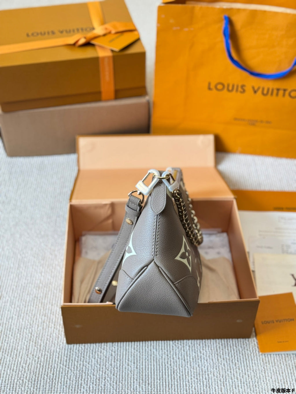 Louis Vuitton Boulogne Messenger Bag 2023 | Gold Chain Strap, Compact Size 27x18cm, Unisex Luxury Crossbody