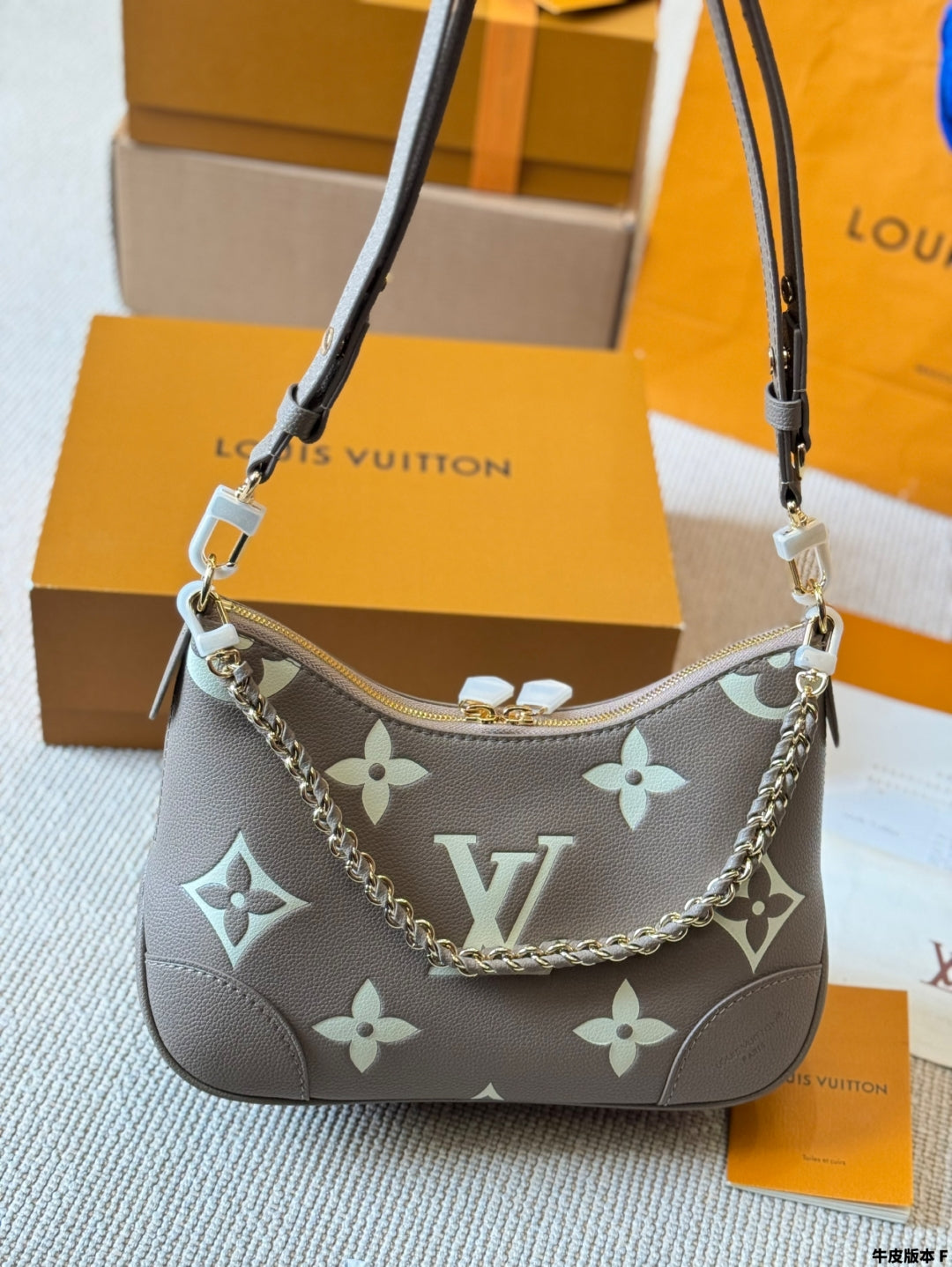 Louis Vuitton Boulogne Messenger Bag 2023 | Gold Chain Strap, Compact Size 27x18cm, Unisex Luxury Crossbody