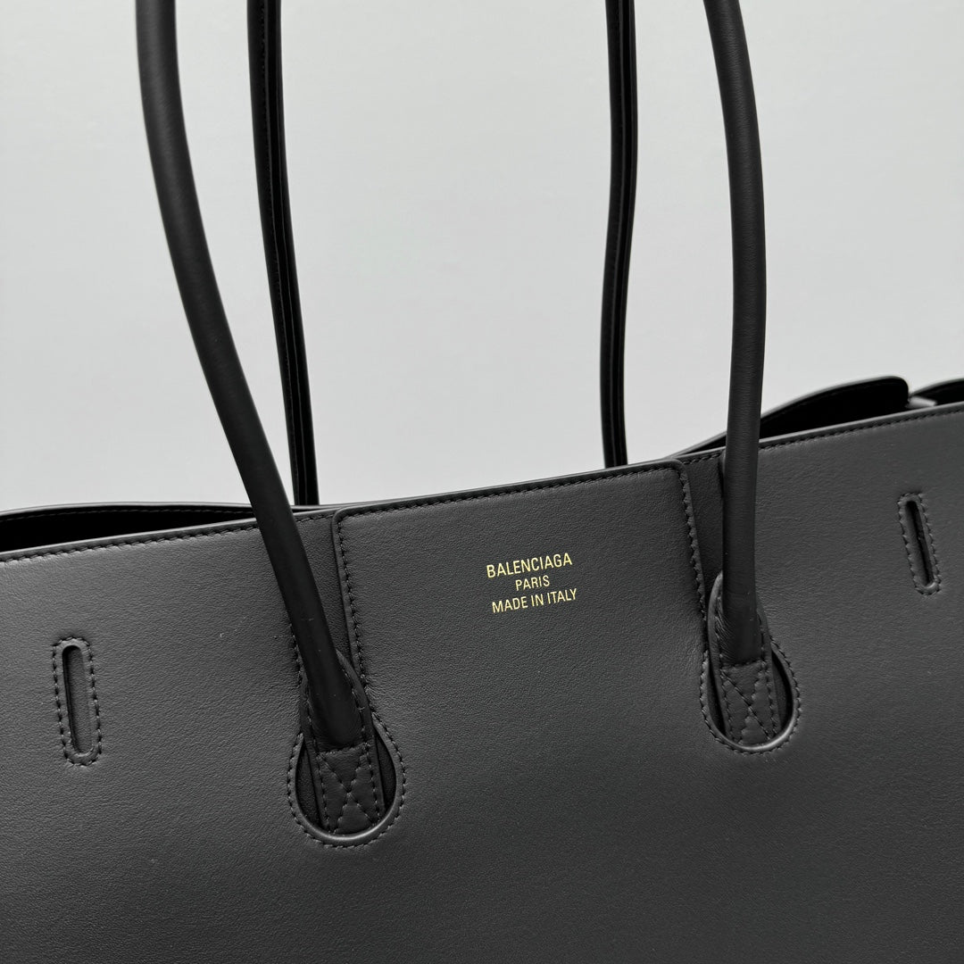 Bel Air Cyborg Punk Black Gold Leather Handbag – Medium Vintage Lock Streetwear Must-Have
