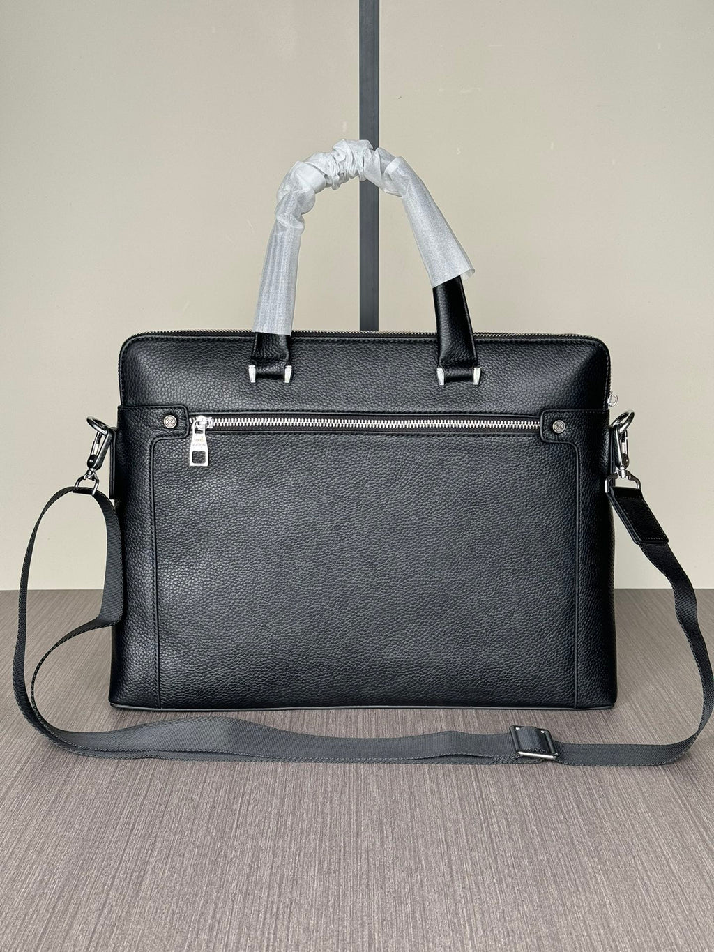 2024 Premium Dual-Zip Briefcase | Italian Textured Leather | Anti-Theft Compartments | Smooth YKK Zippers