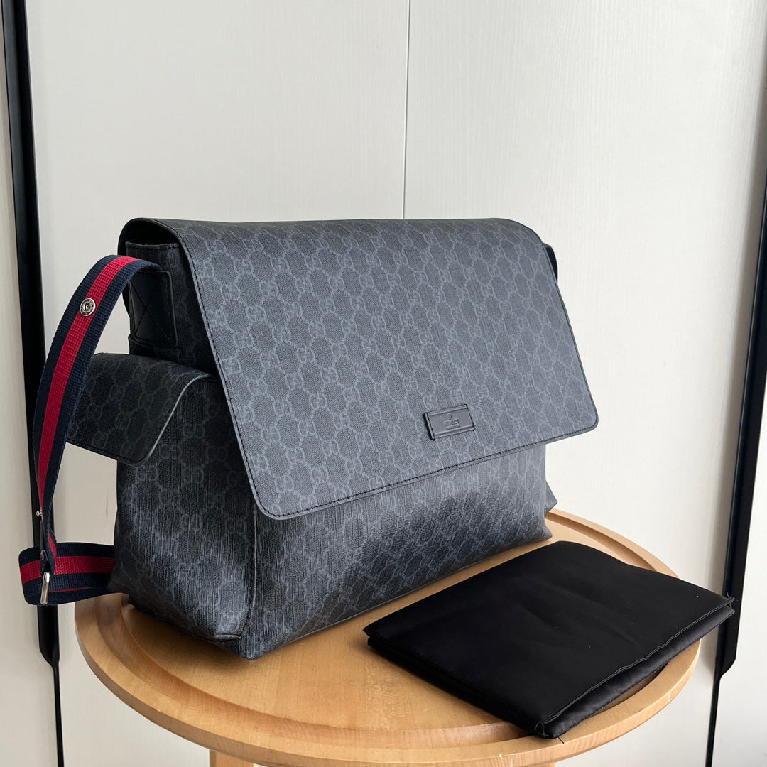 Gucci Luxury Diaper Bag – Spacious 44×28×14cm Tote with Side Pockets Foldable Mat & Adjustable Strap Unisex Design
